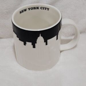 Starbucks New York City 3D Skyline 16 oz Ceramic Coffee Mug Cup 2012 Edition